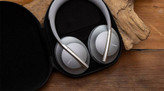 هدفون بی سیم مدل بلوز ۷۰۰ Bose700